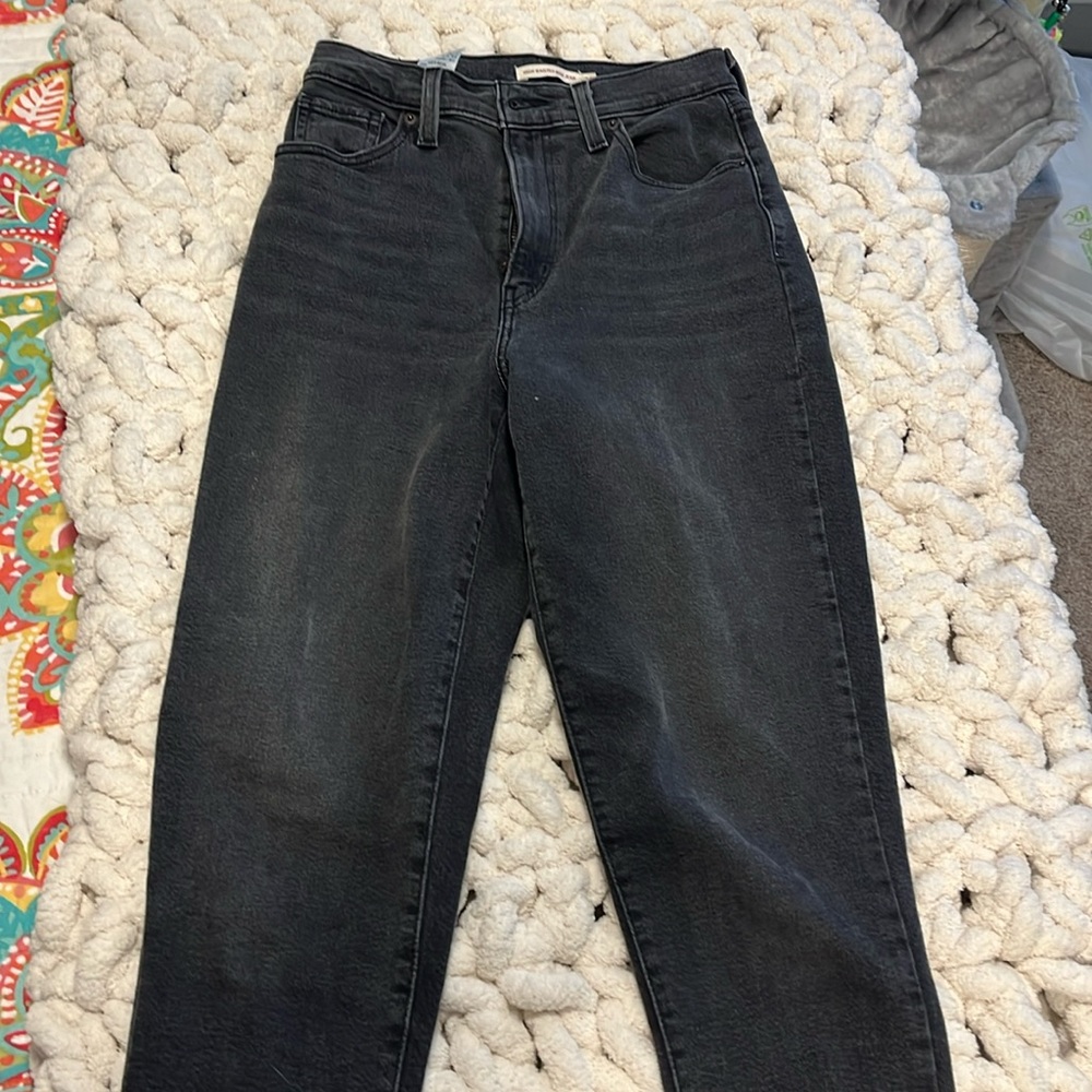 Levi High Waisted Mom Jeans